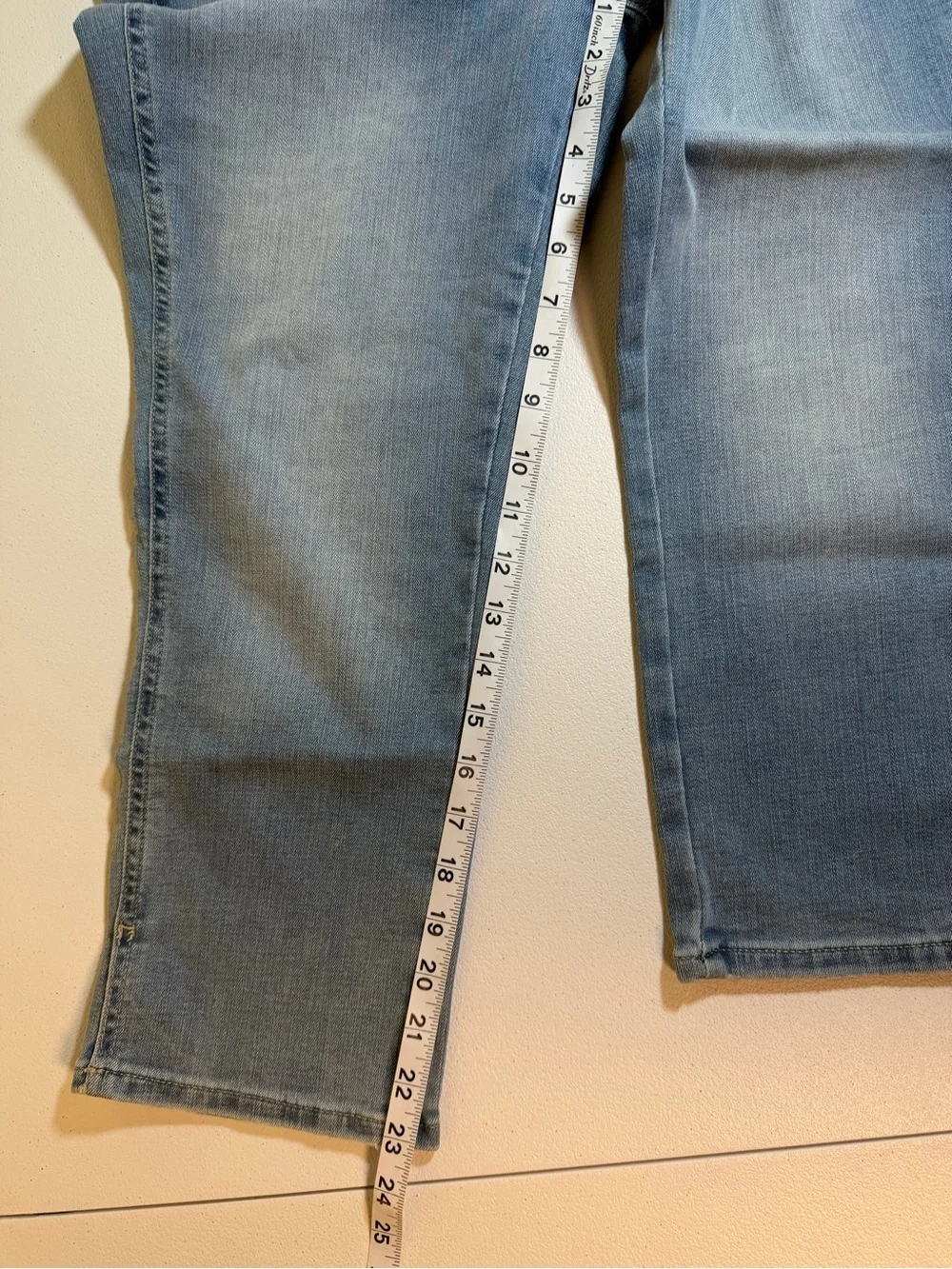 NYDJ High-Rise Straight Crop Jeans in Light Blue Wash NWT size 8